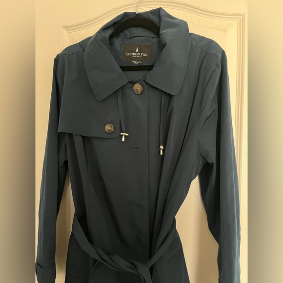 London Fog blue jacket.  Button down. Tie around the waist.  XL - Picture 3 of 5